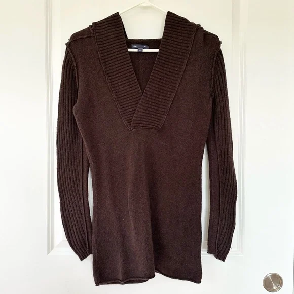 Vintage 2010’s Gap Factory Hooded V Neck Sweater - Picture 1 of 14